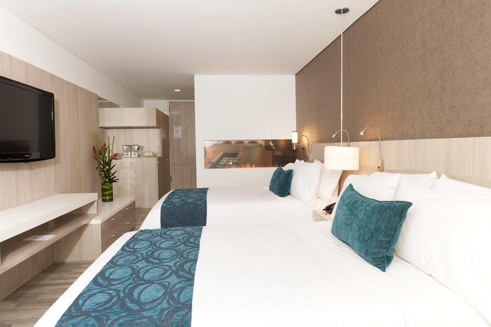 Hotel Bh Bicentenario Bogota Exterior photo